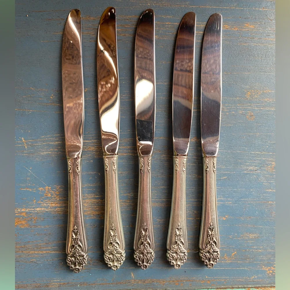 Five Queens Lace Silver Knives Set Fifteen Grams of Silver in Each Knife
